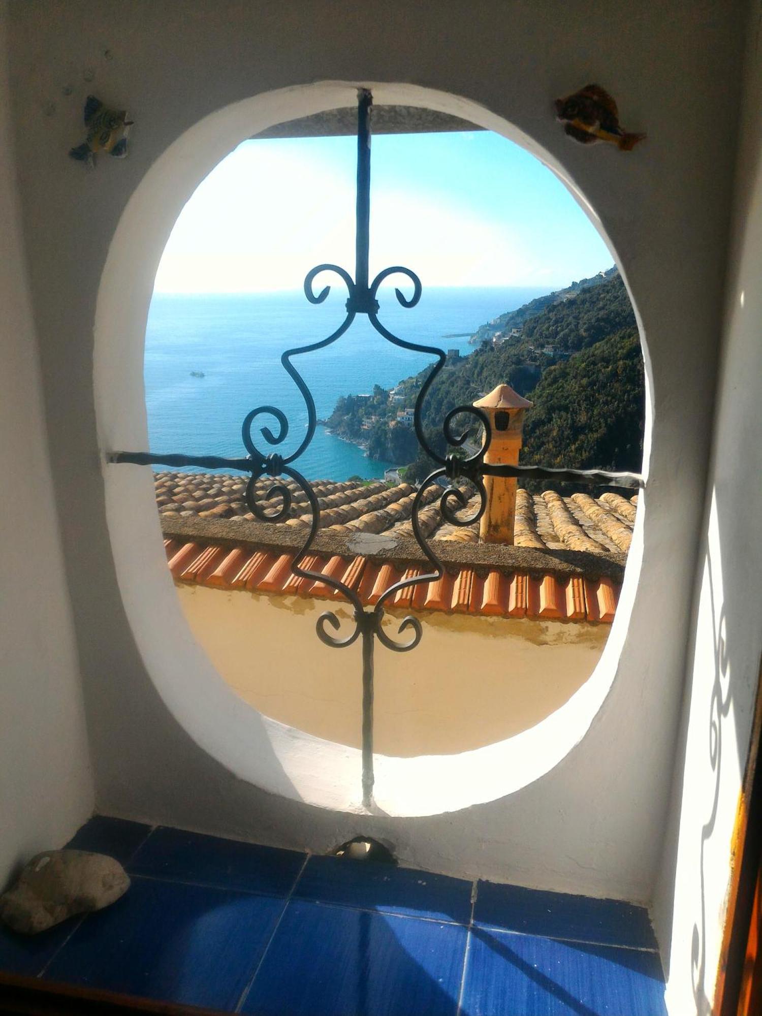 Ferienwohnung La Terrazza Sul Blu -Vista Mare- Vietri Exterior foto